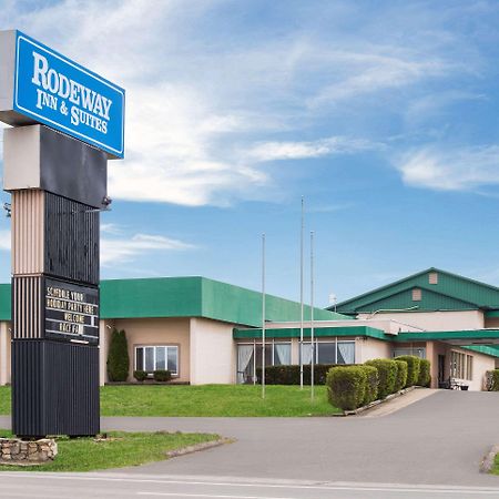 Rodeway Inn And Suites Portsmouth Buitenkant foto