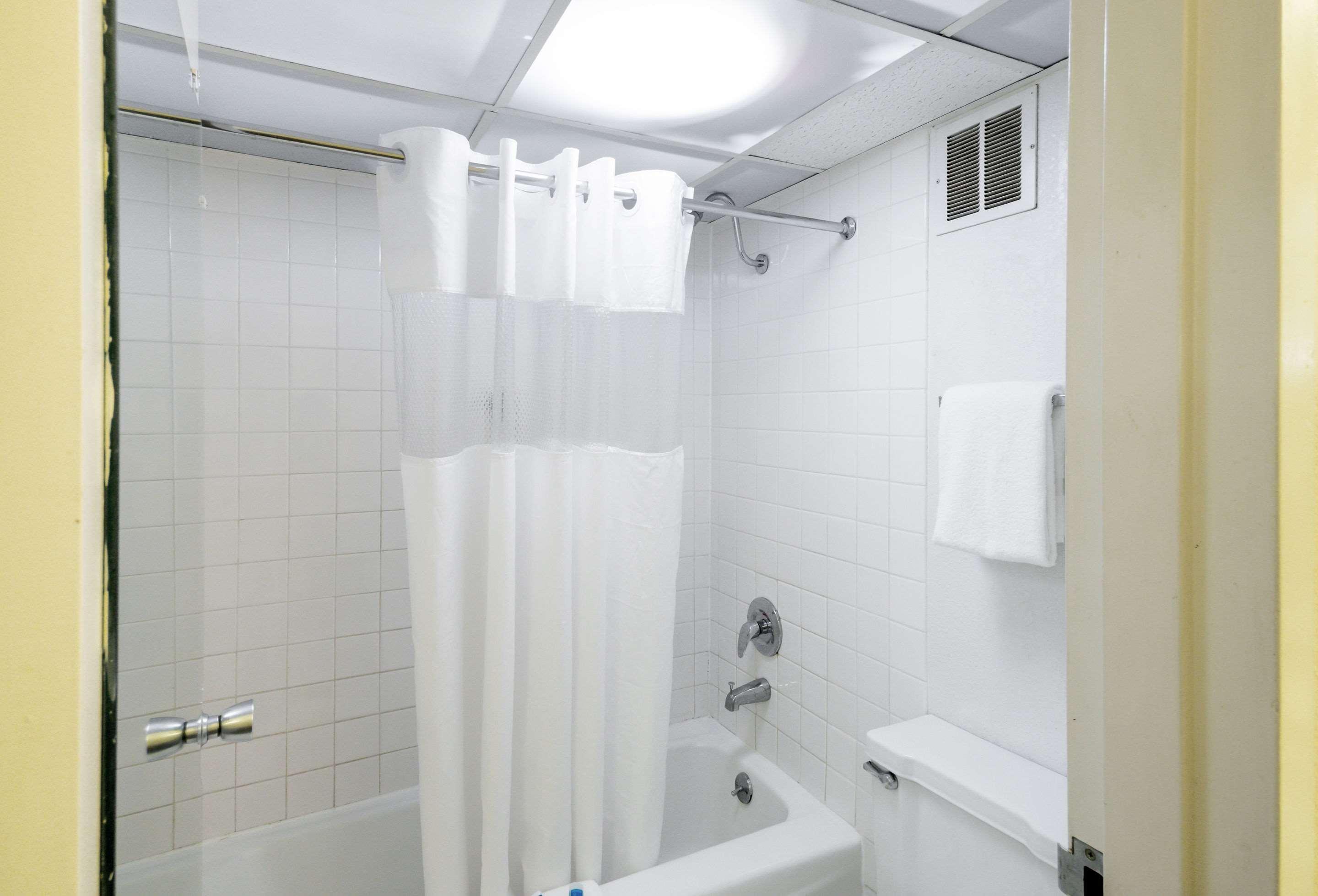 Rodeway Inn And Suites Portsmouth Buitenkant foto