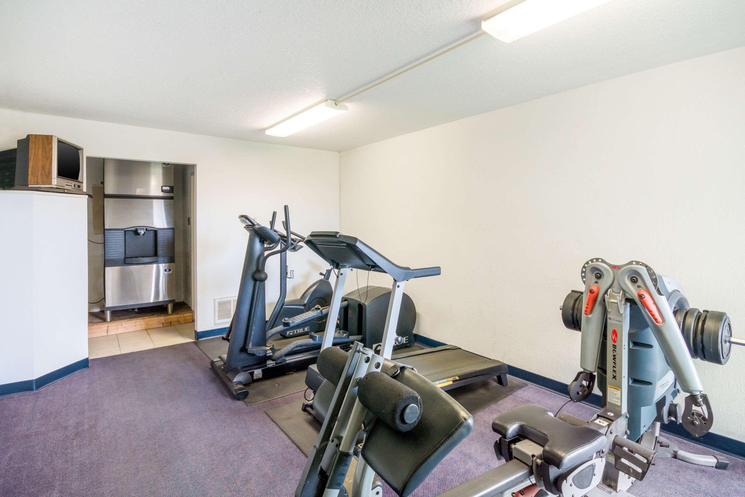 Rodeway Inn And Suites Portsmouth Buitenkant foto