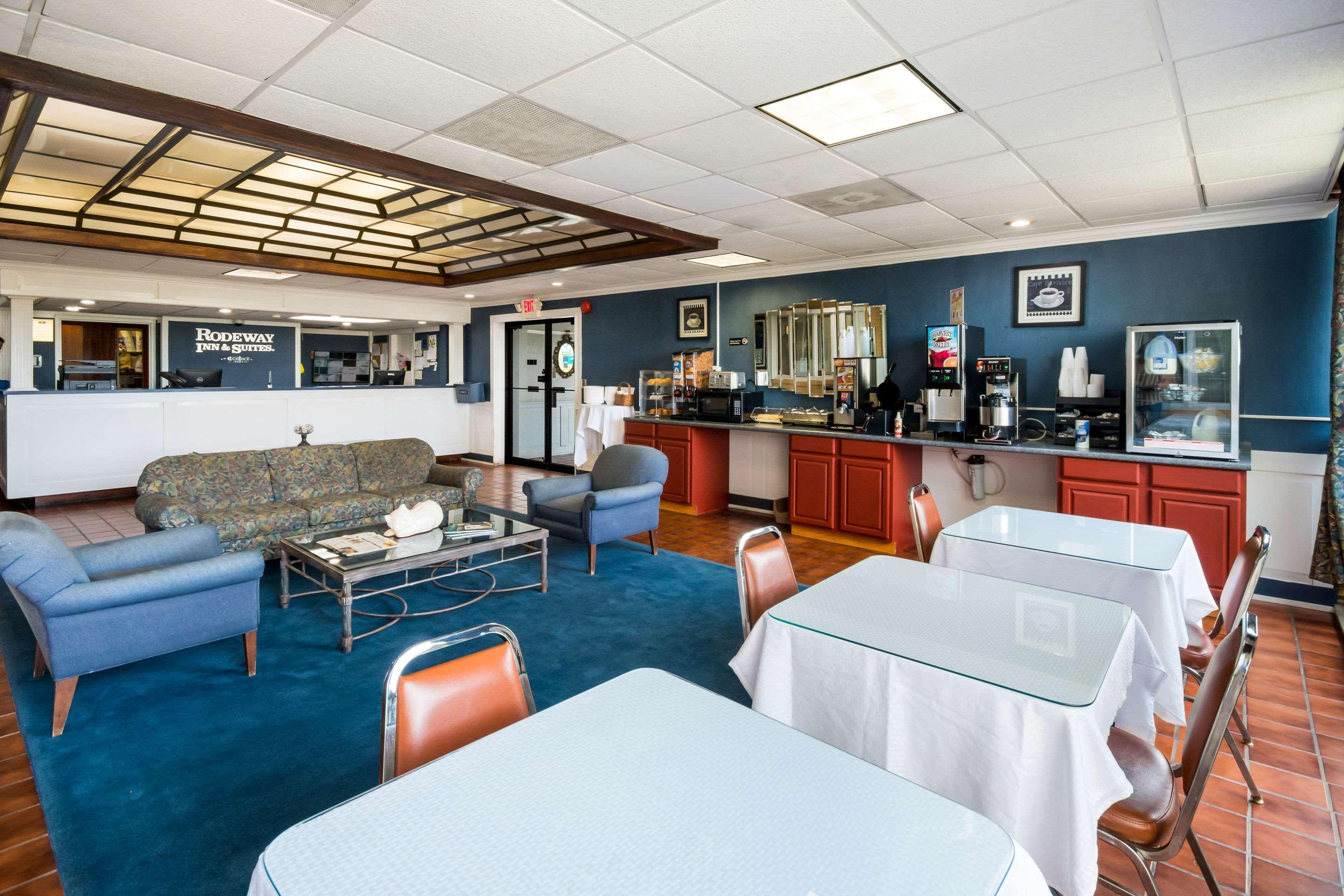 Rodeway Inn And Suites Portsmouth Buitenkant foto