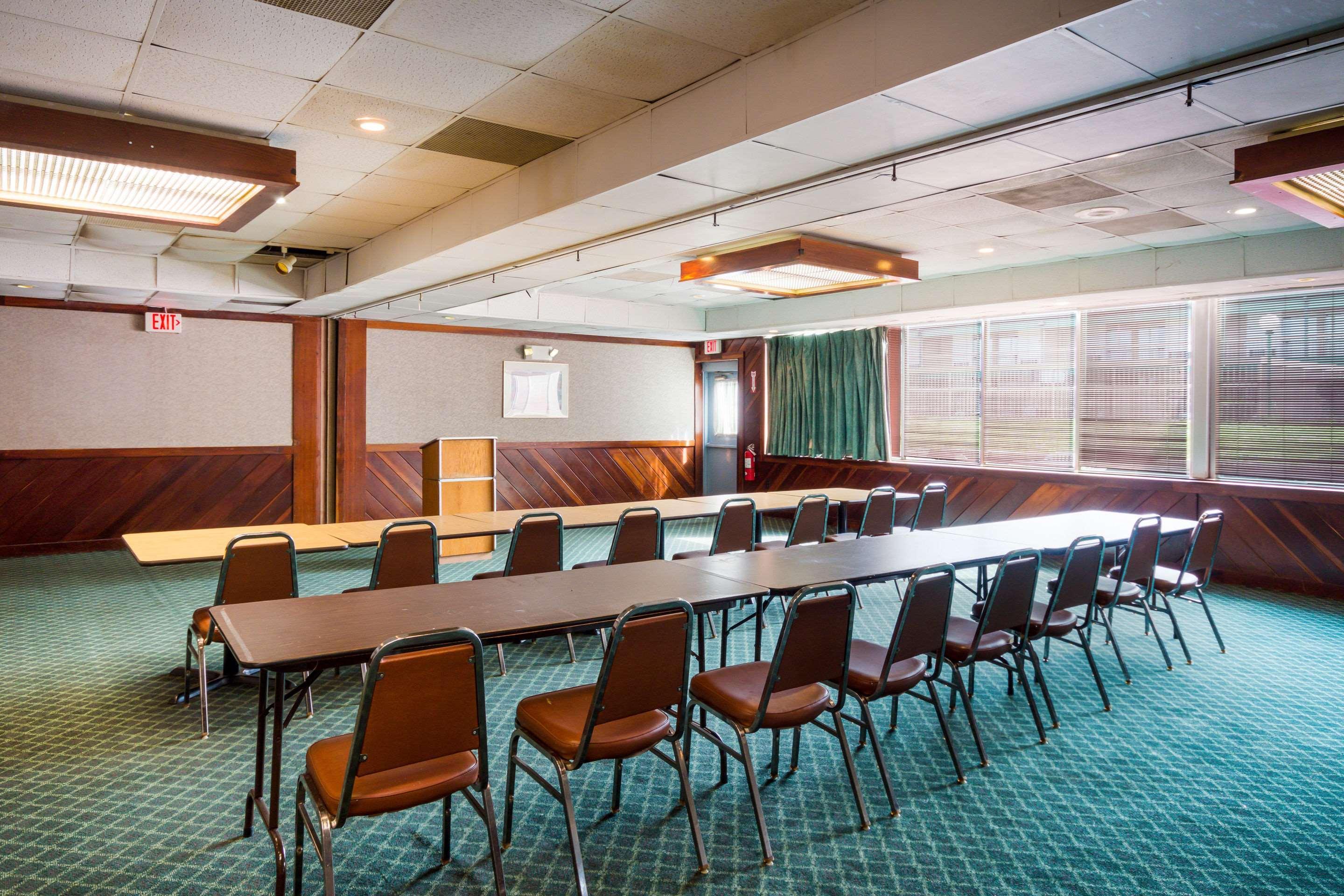 Rodeway Inn And Suites Portsmouth Buitenkant foto