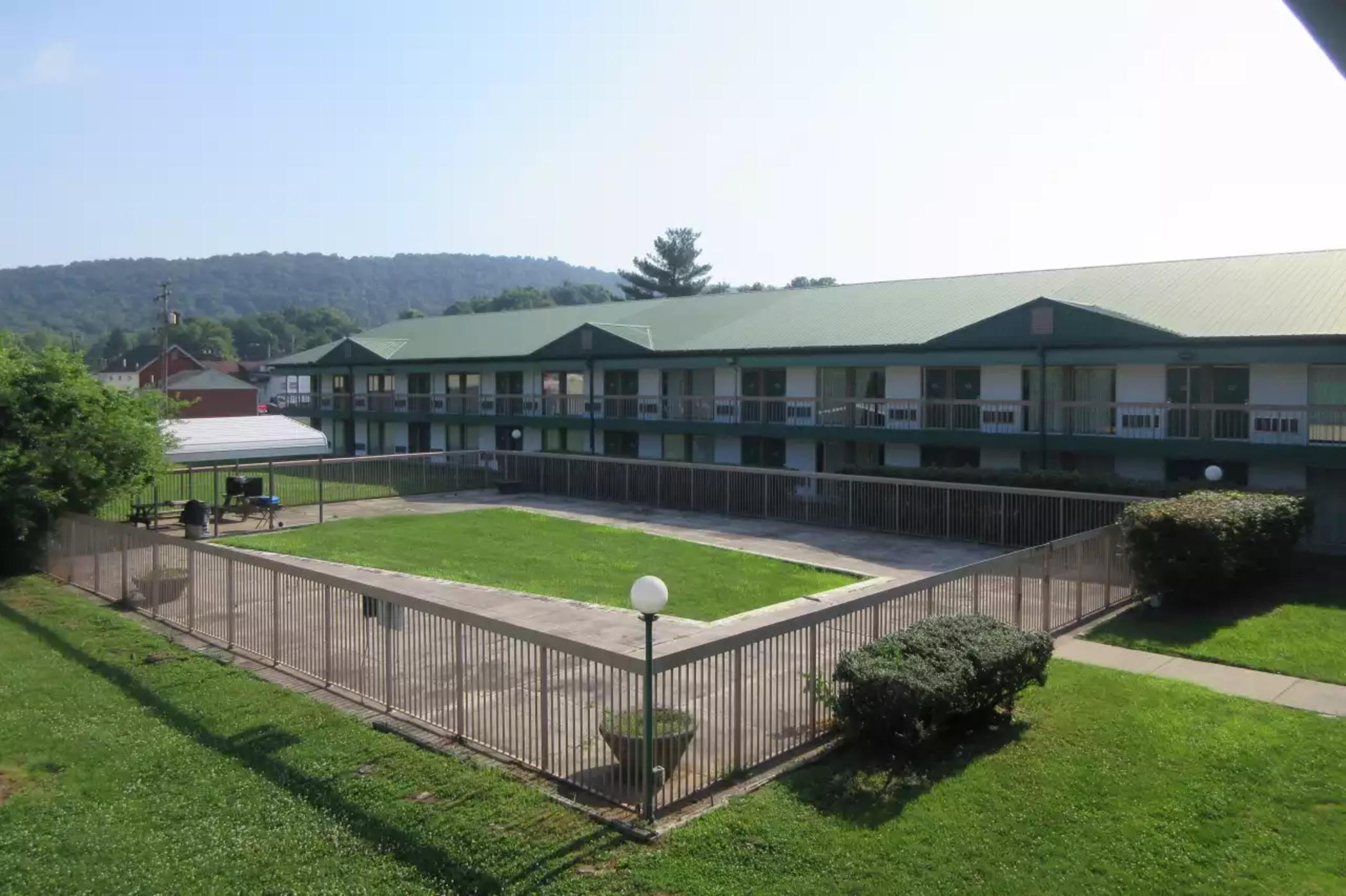 Rodeway Inn And Suites Portsmouth Buitenkant foto