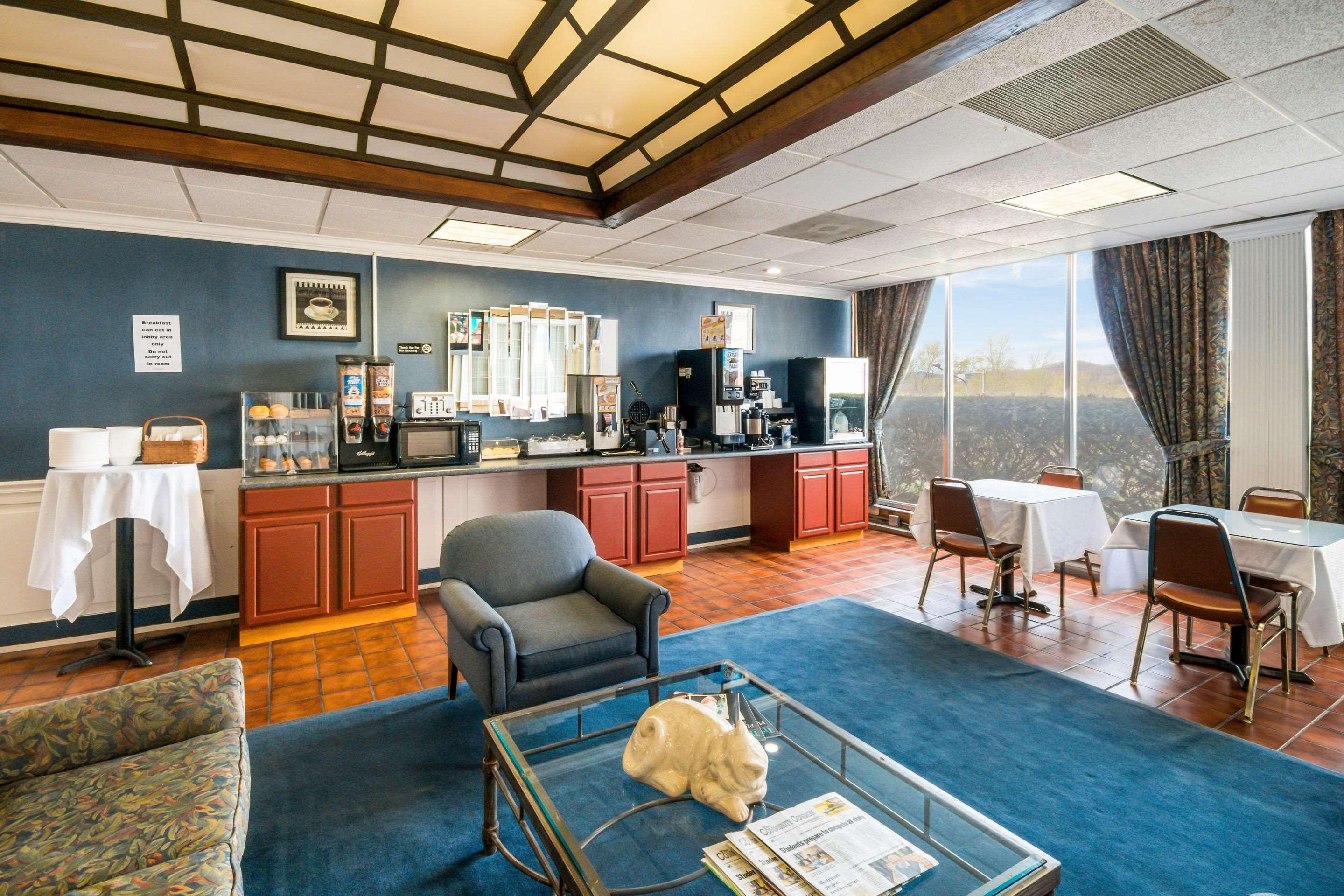 Rodeway Inn And Suites Portsmouth Buitenkant foto