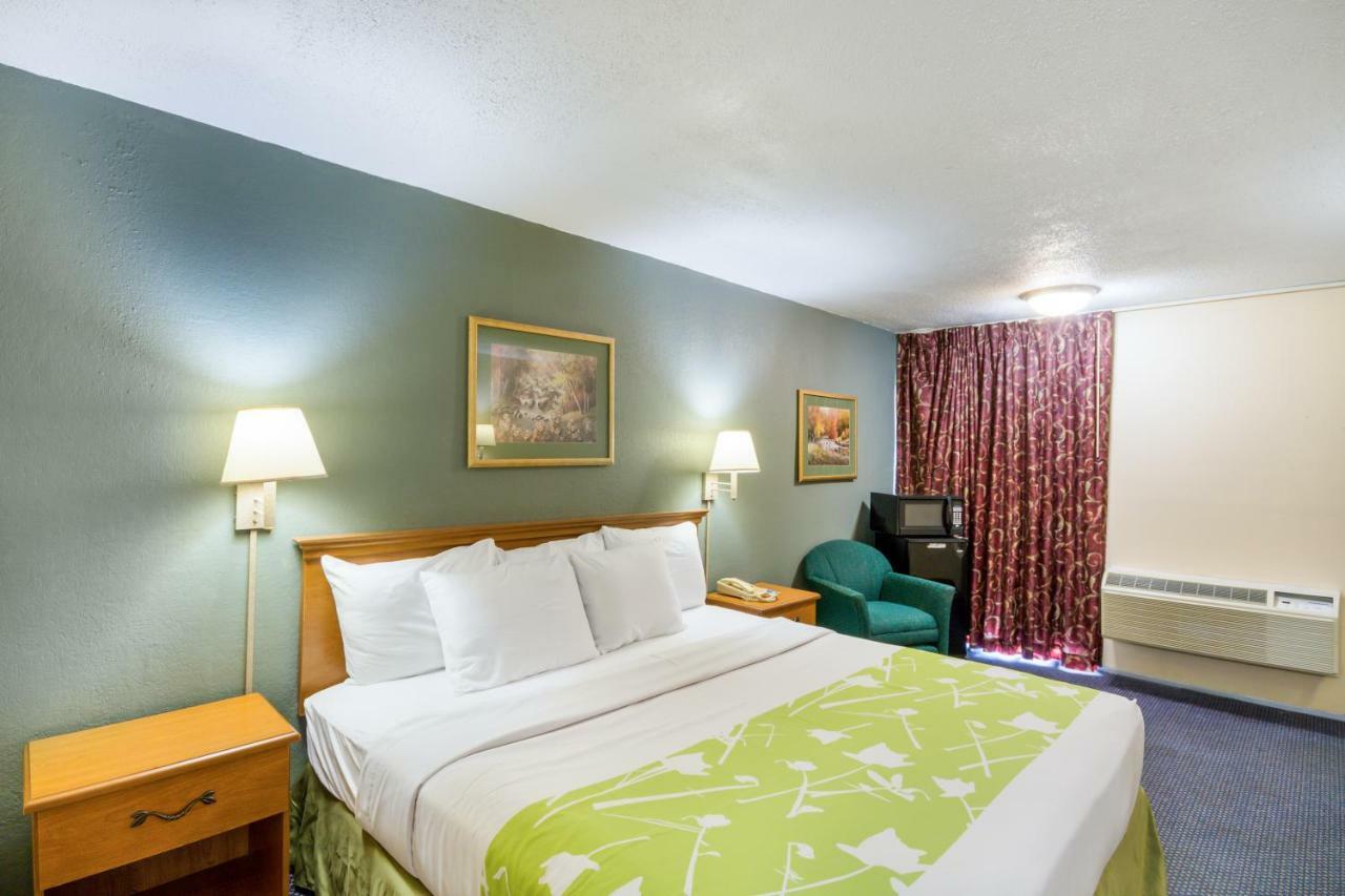 Rodeway Inn And Suites Portsmouth Buitenkant foto